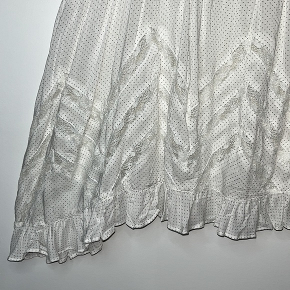 Free People Whit/Black dots Sleeveless Racerback Ruffle Sharkbite Lace top Sz M - Picture 6 of 9